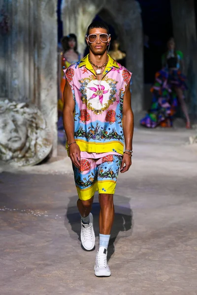 Look 57
